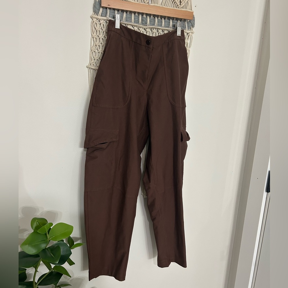 Lululemon Light Utilitech Cargo Pocket Pant - Picture 4 of 12